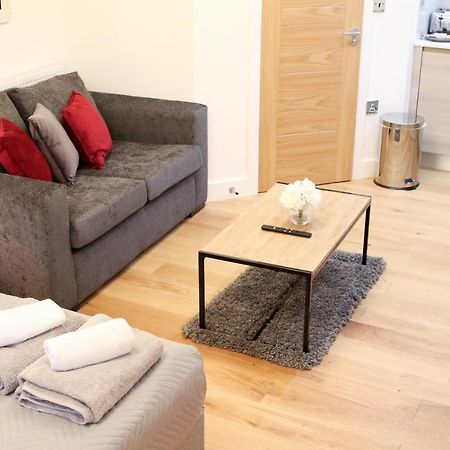Executive Bright And Airy Studio Apartment In Sydenham Лондон Екстер'єр фото