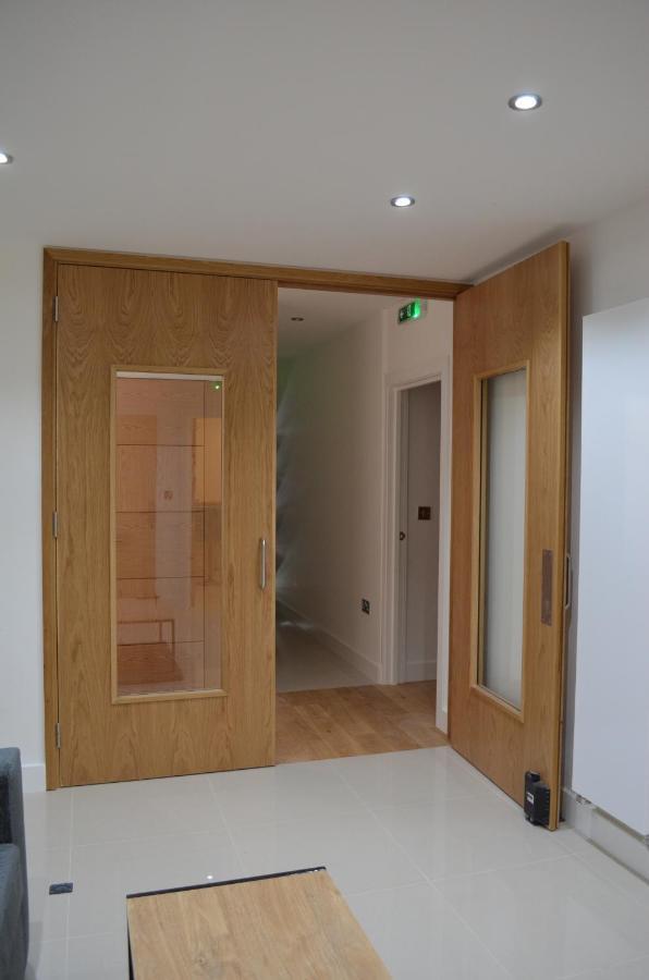 Executive Bright And Airy Studio Apartment In Sydenham Лондон Екстер'єр фото