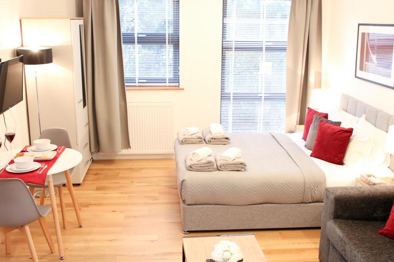 Executive Bright And Airy Studio Apartment In Sydenham Лондон Екстер'єр фото